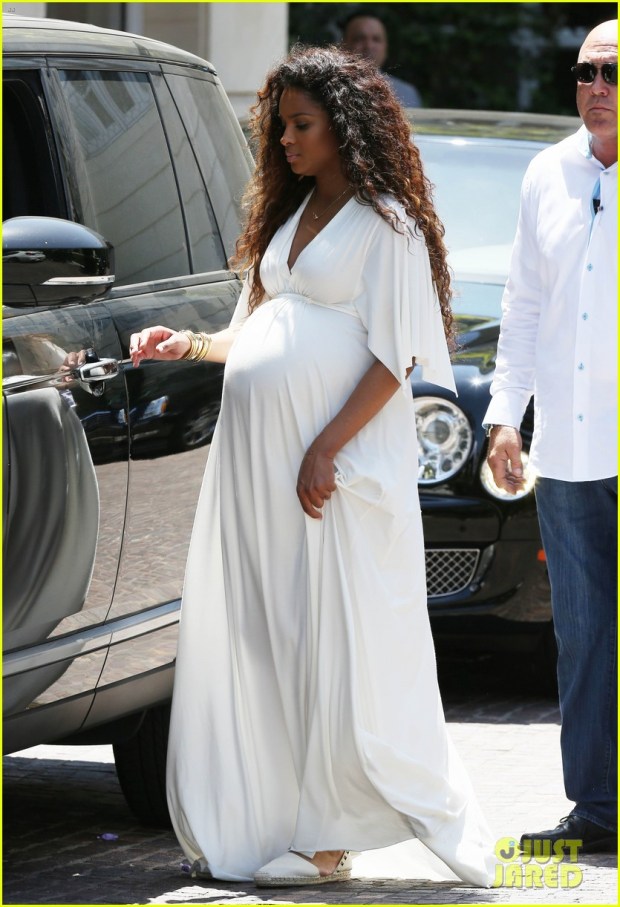 Pregnant Ciara has lunch with the Kardashian Family as they film Keeping up with the Kardashians